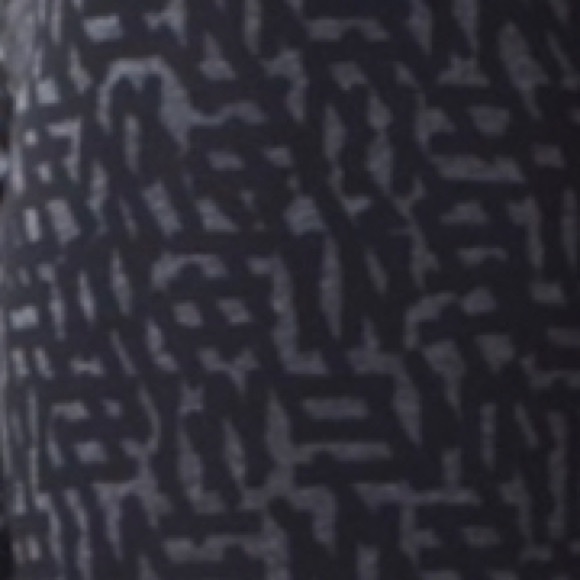 Lululemon Run Inspire Crop II Block-It Pocket
Heathered Net Pop Black size 4 - Picture 2 of 15